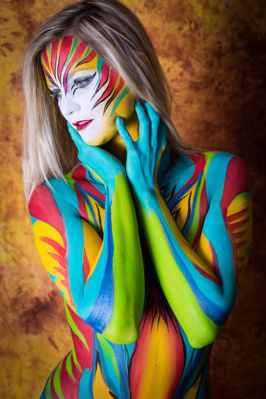 abstract bodypainting by lynn schockmel